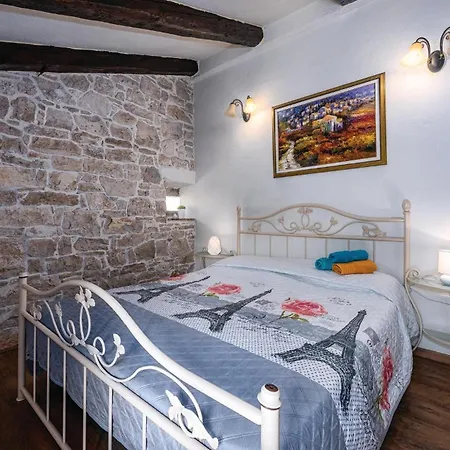 Holiday home Beautiful In With Wifi
